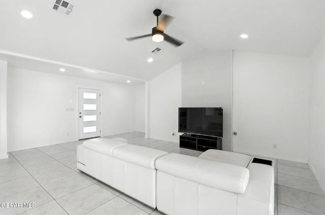 408 San Blas Drive, El Paso, TX 79912