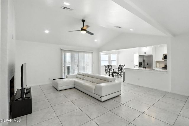 408 San Blas Drive, El Paso, TX 79912
