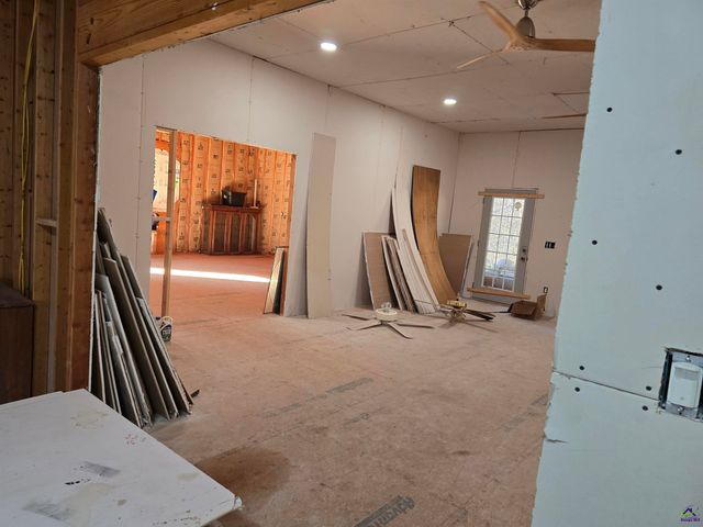 253 Pottery Road, Lizella, GA 31052