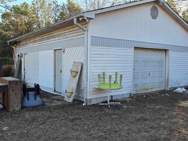 253 Pottery Road, Lizella, GA 31052