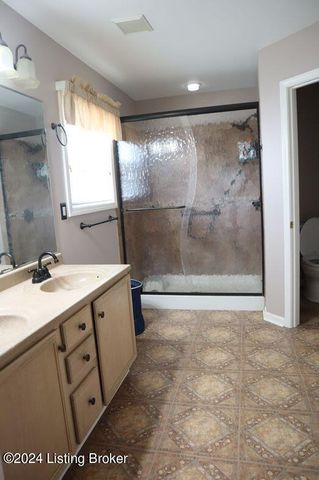 10129 Spring Gate Dr, Louisville, KY 40241