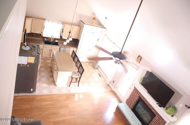 10129 Spring Gate Dr, Louisville, KY 40241