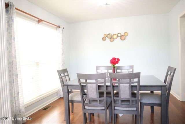 10129 Spring Gate Dr, Louisville, KY 40241