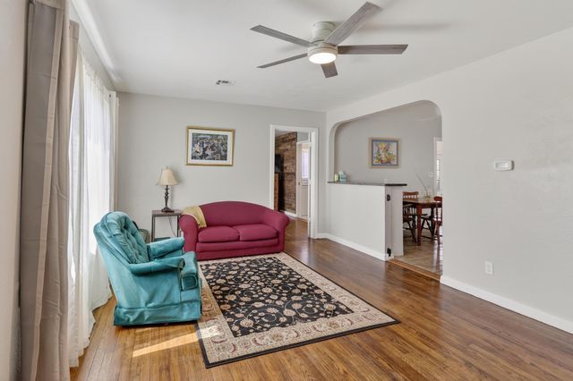 3129 E 11th Street, Joplin, MO 64801