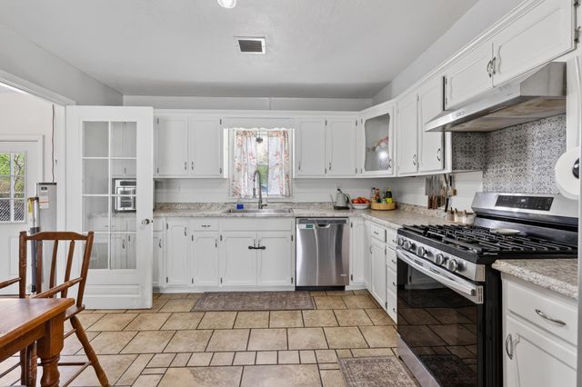 3129 E 11th Street, Joplin, MO 64801