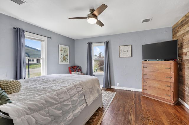 3129 E 11th Street, Joplin, MO 64801