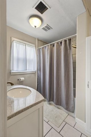 3129 E 11th Street, Joplin, MO 64801