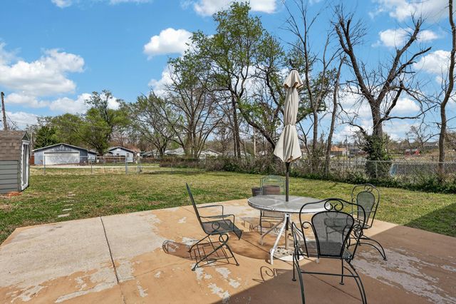 3129 E 11th Street, Joplin, MO 64801