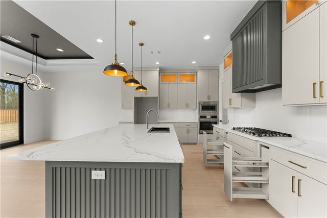 4420 S 88th Street, Bentonville, AR 72713