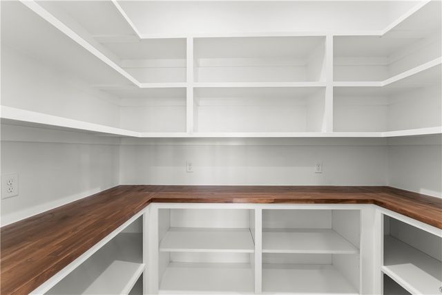 4420 S 88th Street, Bentonville, AR 72713