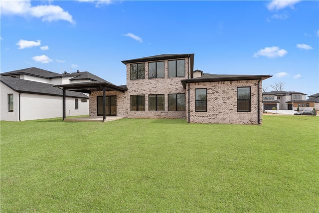 4420 S 88th Street, Bentonville, AR 72713