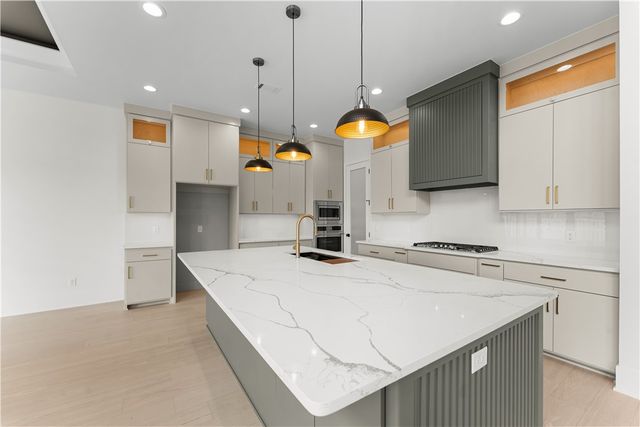 4420 S 88th Street, Bentonville, AR 72713