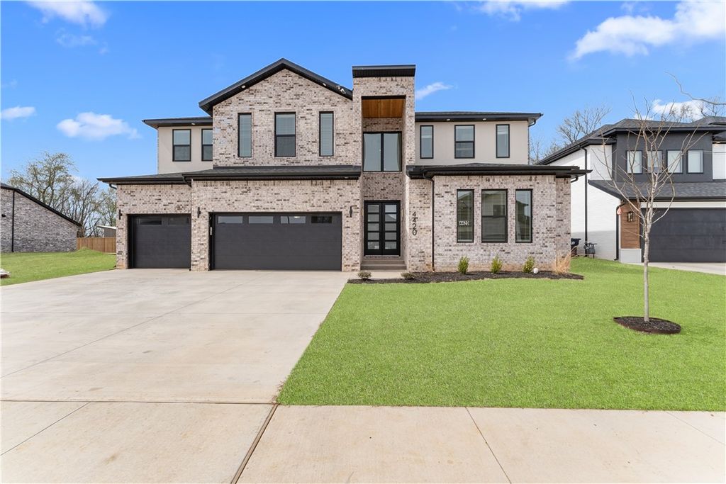 4420 S 88th Street, Bentonville, AR 72713