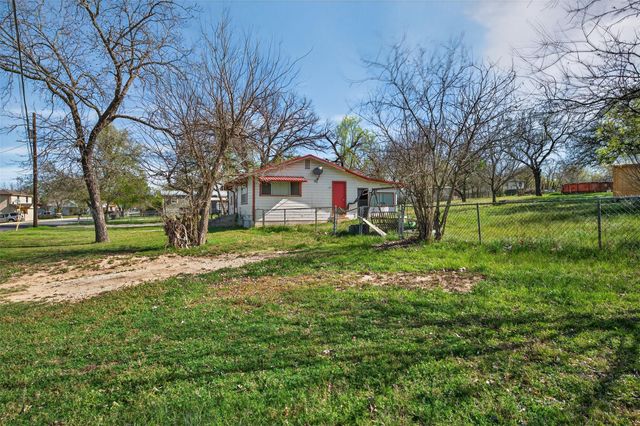 707 Brown ST, Lampasas, TX 76550