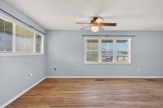 707 Brown ST, Lampasas, TX 76550