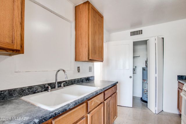 872 W Glenn, Tucson, AZ 85705