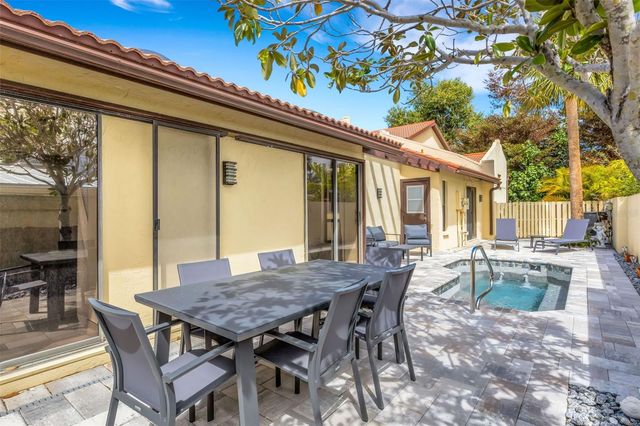 440 PALMETTO COURT 1, Venice, FL 34285