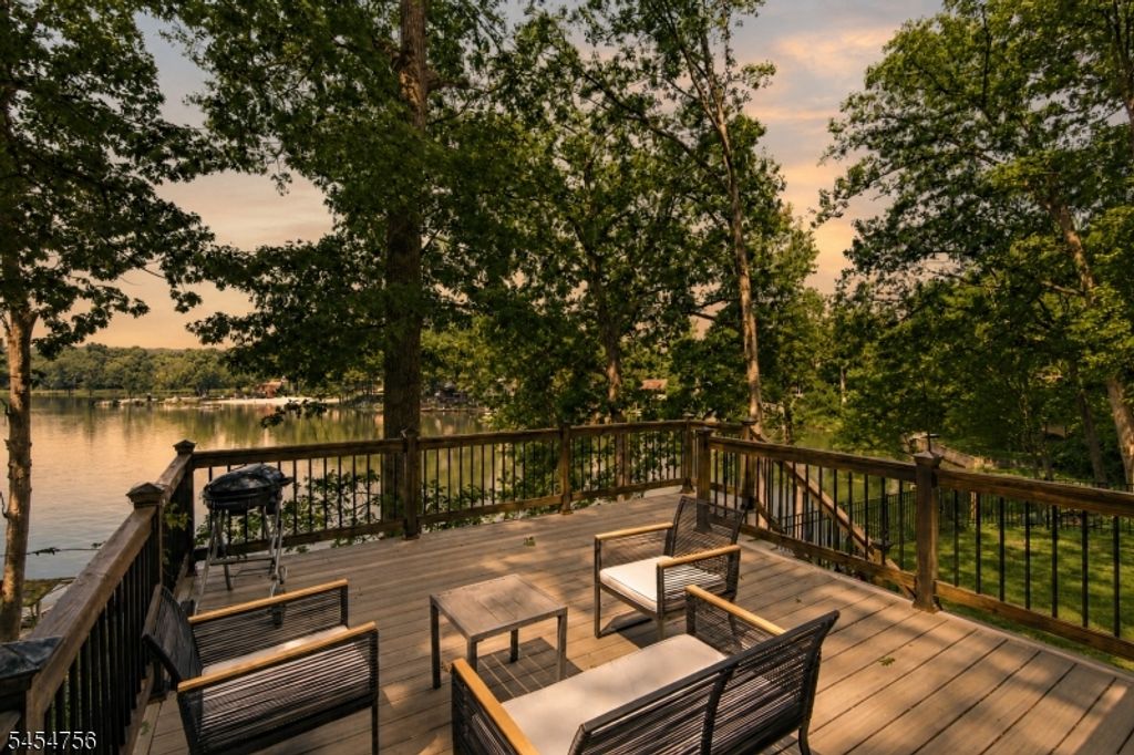 115 Wildwood Rd, Jefferson Twp., NJ 07438 — exterior