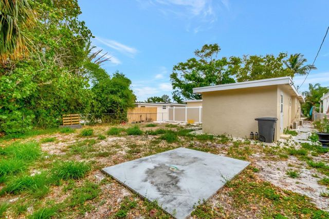 125 E Hart Street, Lantana, FL 33462