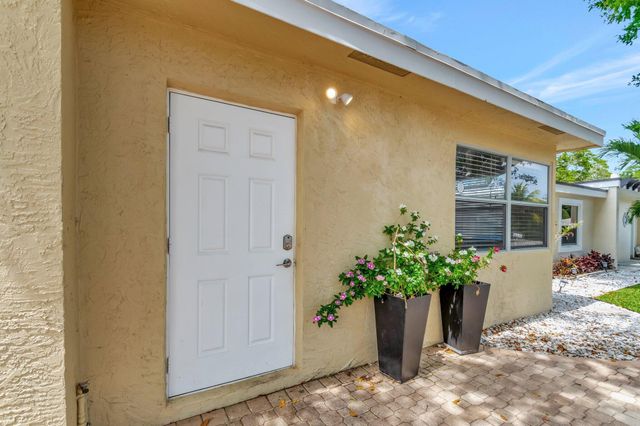 125 E Hart Street, Lantana, FL 33462