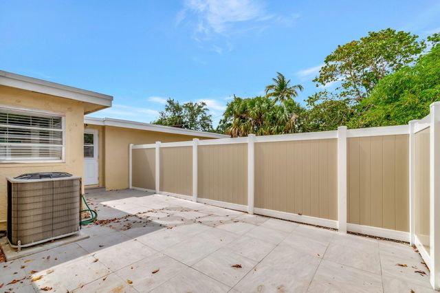 125 E Hart Street, Lantana, FL 33462