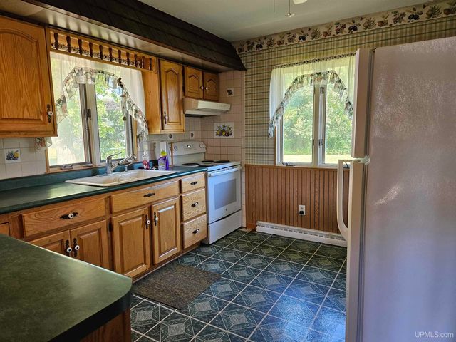 217 Mulock Street, Ontonagon, MI 49953