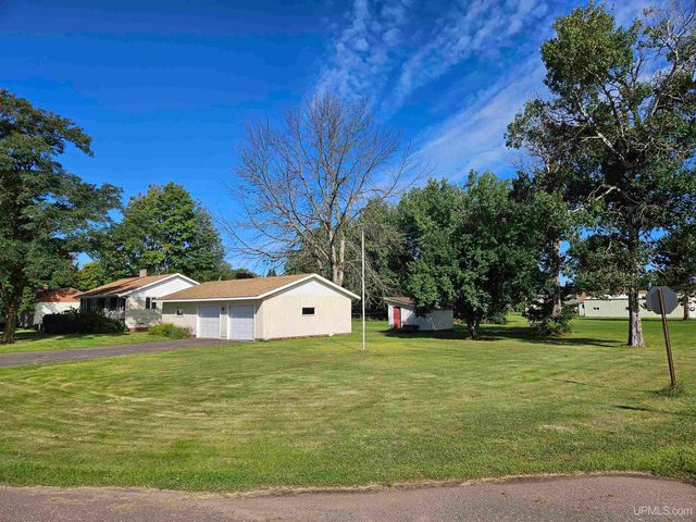 217 Mulock Street, Ontonagon, MI 49953