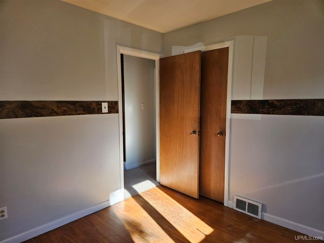 217 Mulock Street, Ontonagon, MI 49953