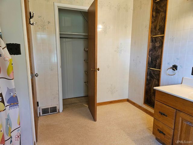 217 Mulock Street, Ontonagon, MI 49953