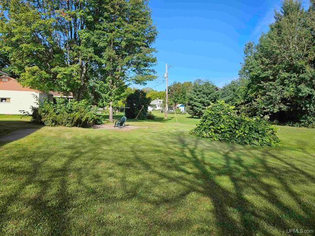 217 Mulock Street, Ontonagon, MI 49953