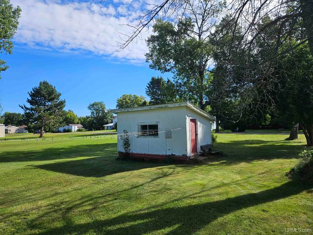 217 Mulock Street, Ontonagon, MI 49953