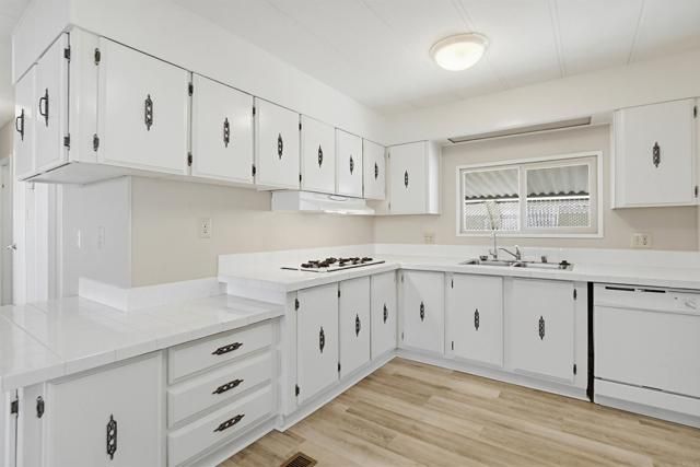 15420 Olde Highway 80 20, El Cajon, CA 92021