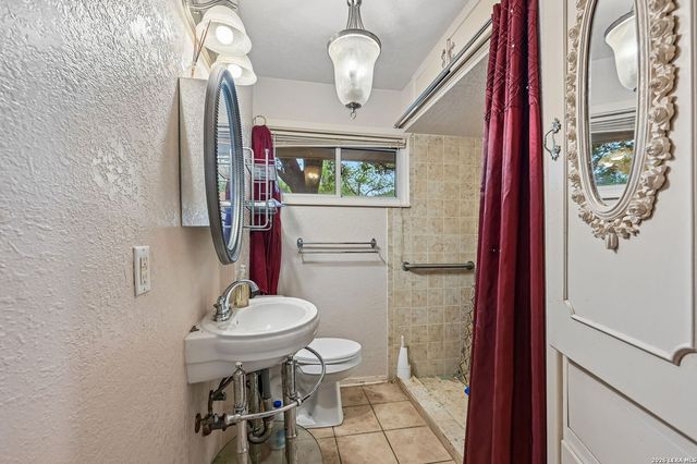 7906 ROBIN REST DR, San Antonio, TX 78209