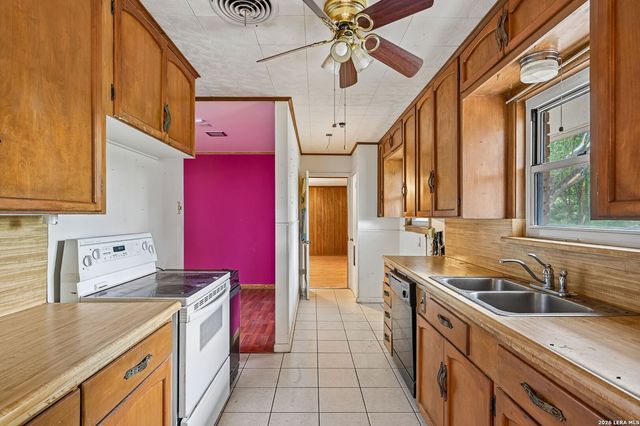 7906 ROBIN REST DR, San Antonio, TX 78209