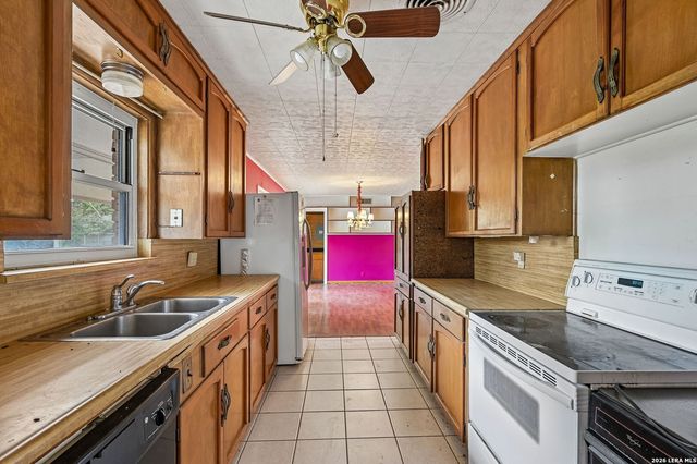 7906 ROBIN REST DR, San Antonio, TX 78209