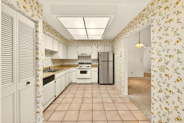 3934 SHORESIDE CIRCLE, Tampa, FL 33624