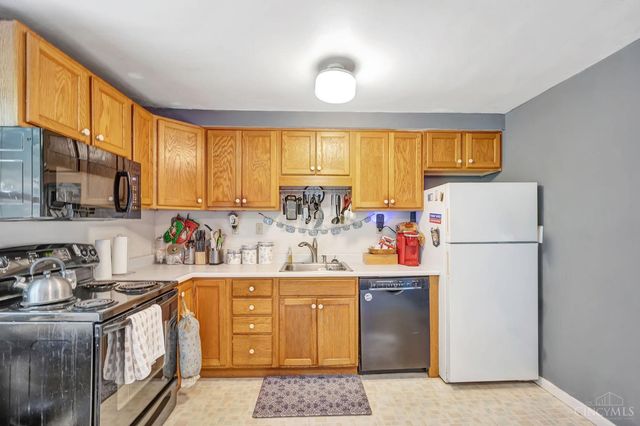 9315 Greenhedge Lane, Symmes Twp, OH 45140