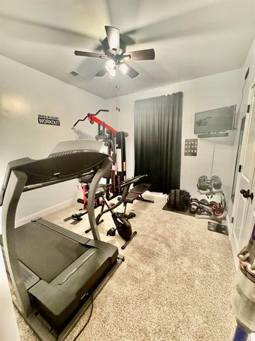 195 LAUREL GLEN DR E, Oakland, TN 38060