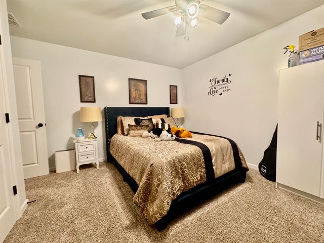 195 LAUREL GLEN DR E, Oakland, TN 38060