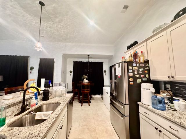 195 LAUREL GLEN DR E, Oakland, TN 38060