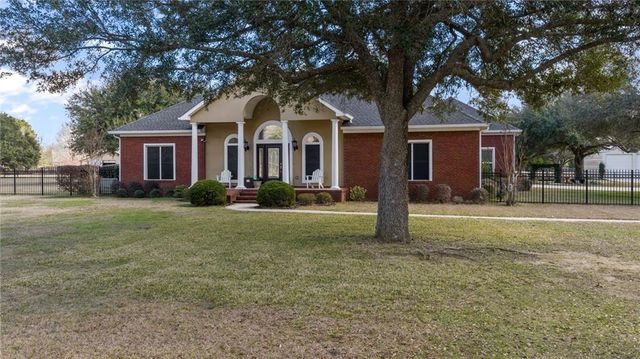 3255 Scott Dairy Loop W Road, Mobile, AL 36695