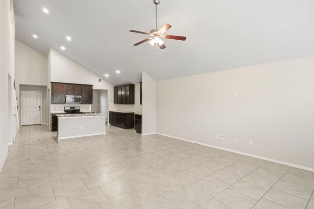 2202 Tannin Trace, Fresno, TX 77545