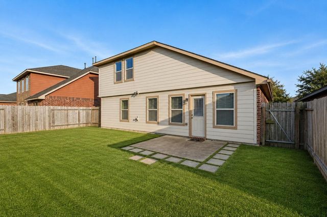 2202 Tannin Trace, Fresno, TX 77545