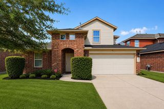 2202 Tannin Trace, Fresno, TX 77545