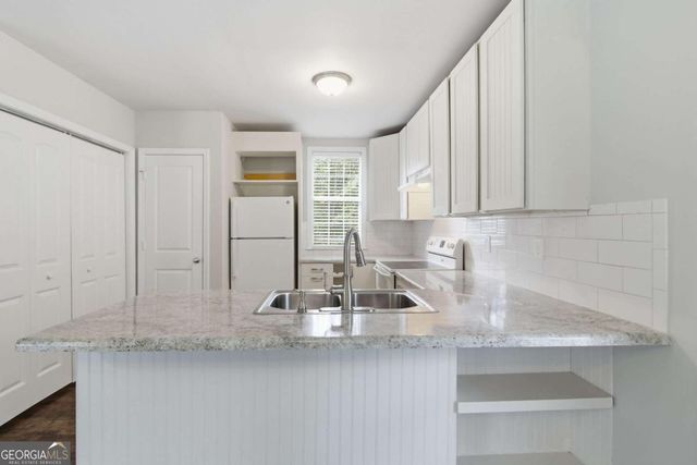211 First Street, Woodstock, GA 30188