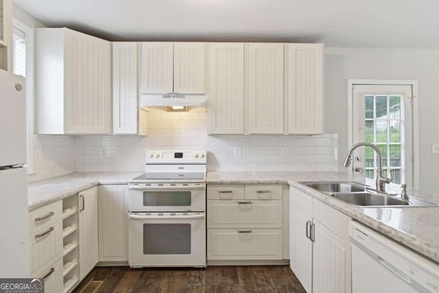 211 First Street, Woodstock, GA 30188