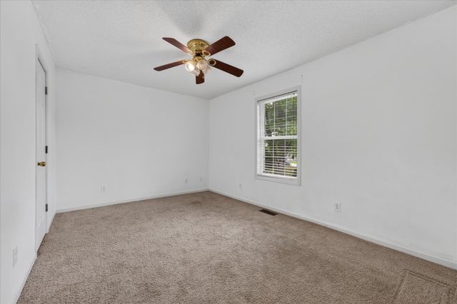 1862 Timberline Pl, Clarksville, TN 37042