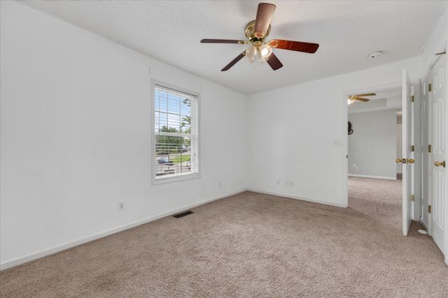 1862 Timberline Pl, Clarksville, TN 37042