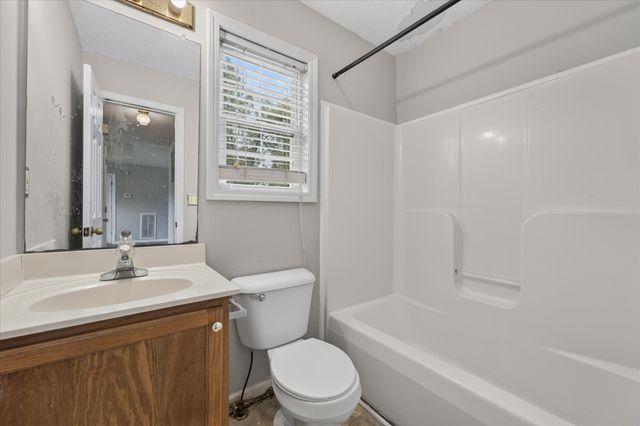 1862 Timberline Pl, Clarksville, TN 37042