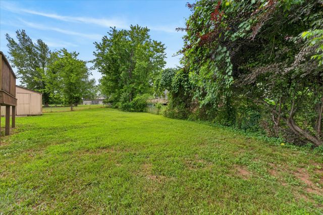 1862 Timberline Pl, Clarksville, TN 37042